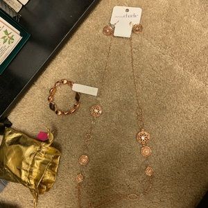 Rose gold necklace and bracelet